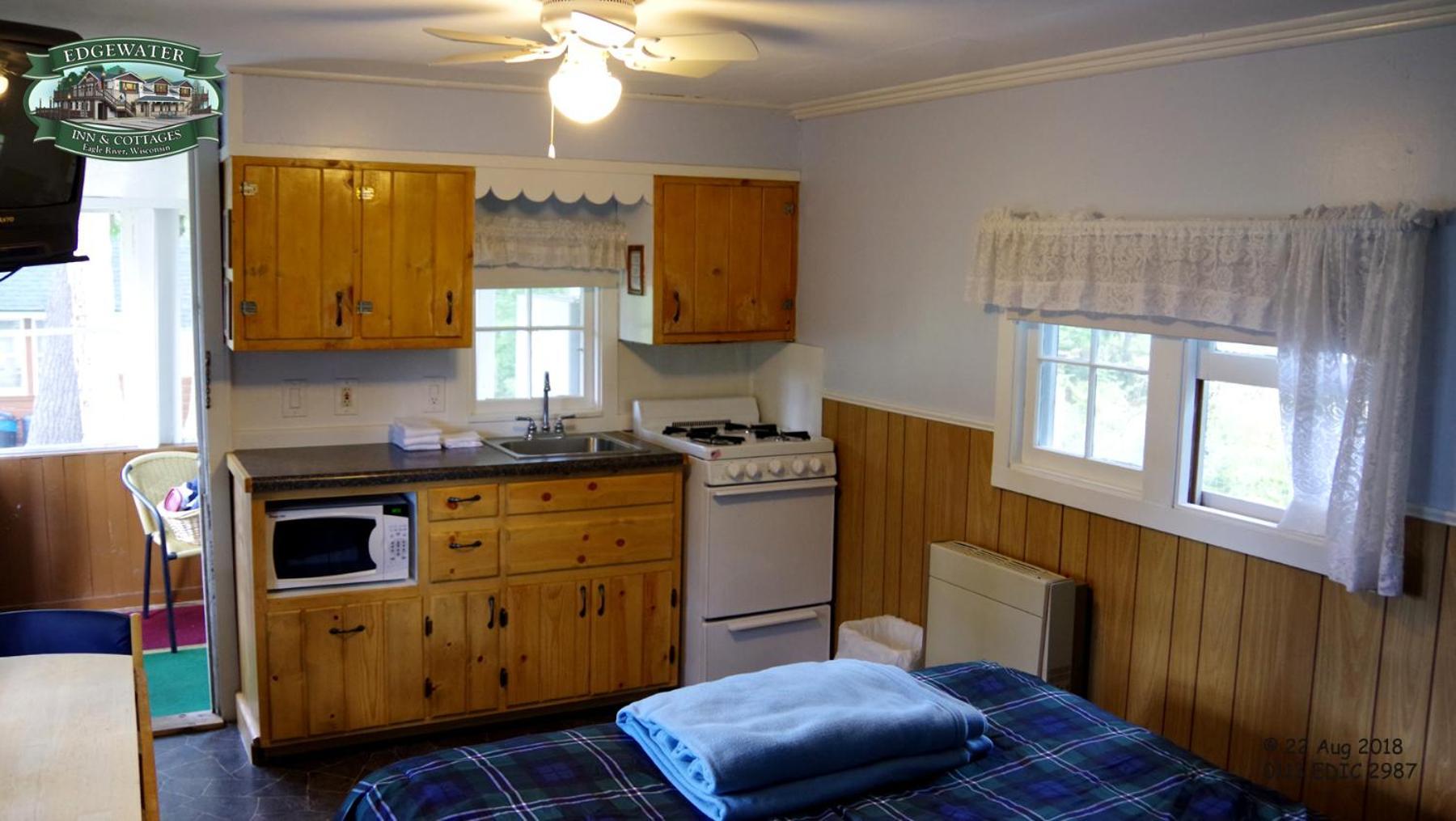 Edgewater Inn & Cottages Eagle River Ruang foto