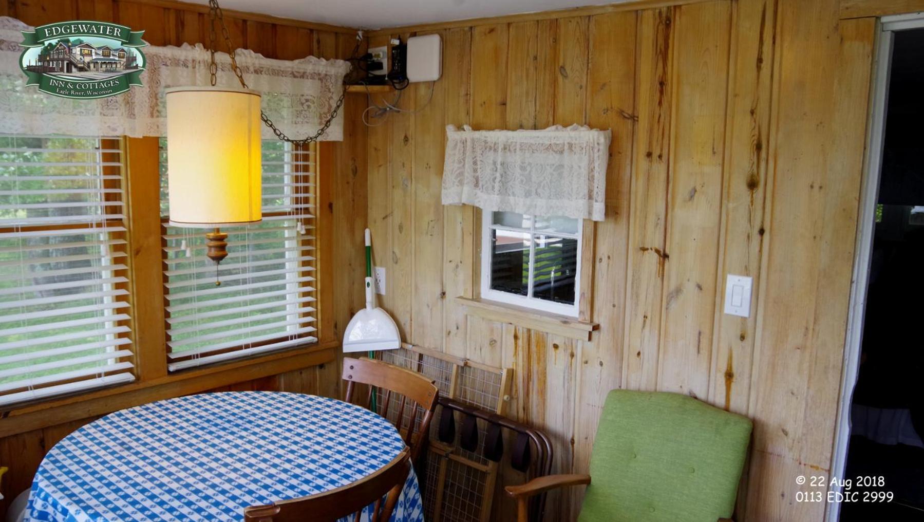 Edgewater Inn & Cottages Eagle River Ruang foto